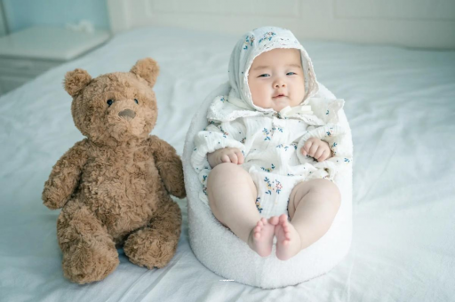 保定宝宝吃不饱母乳的症状